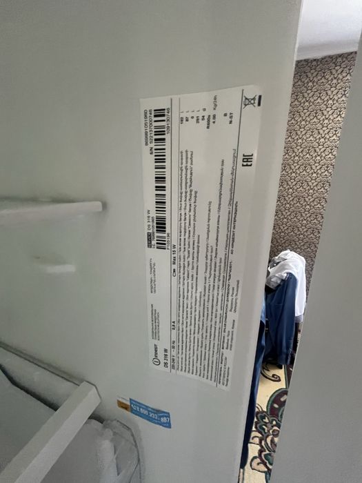 Холодильник indesit