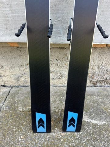 Ski Schiuri all-mountain carve Kastle MX75 158 cm