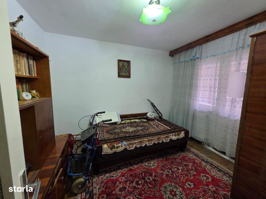 3 camere, bulevardul Roman Mușat, etaj 1, mobilat și utilat ca în poze