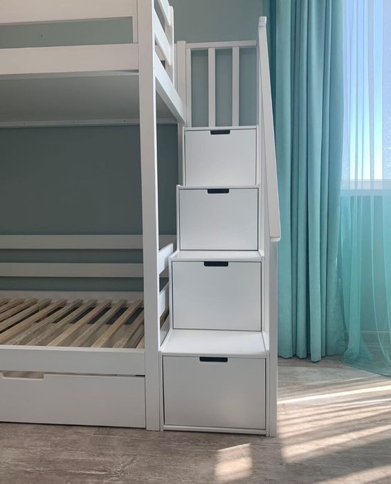 Двухъярусная кровать