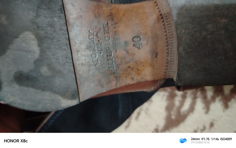 Продаю женские сапоги