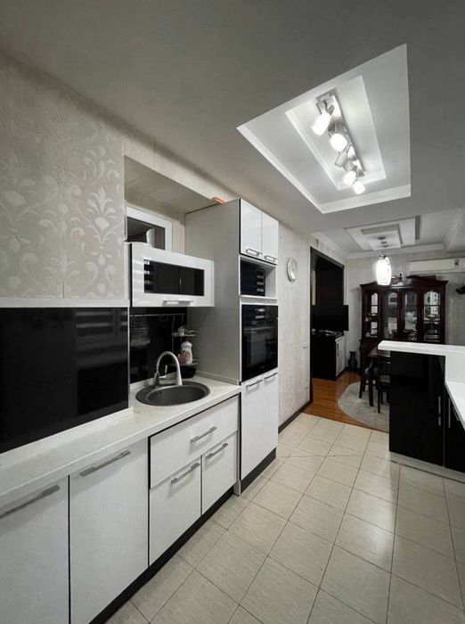 Продаётся 3/3/4, 80м2 ор-р: метро Ойбек