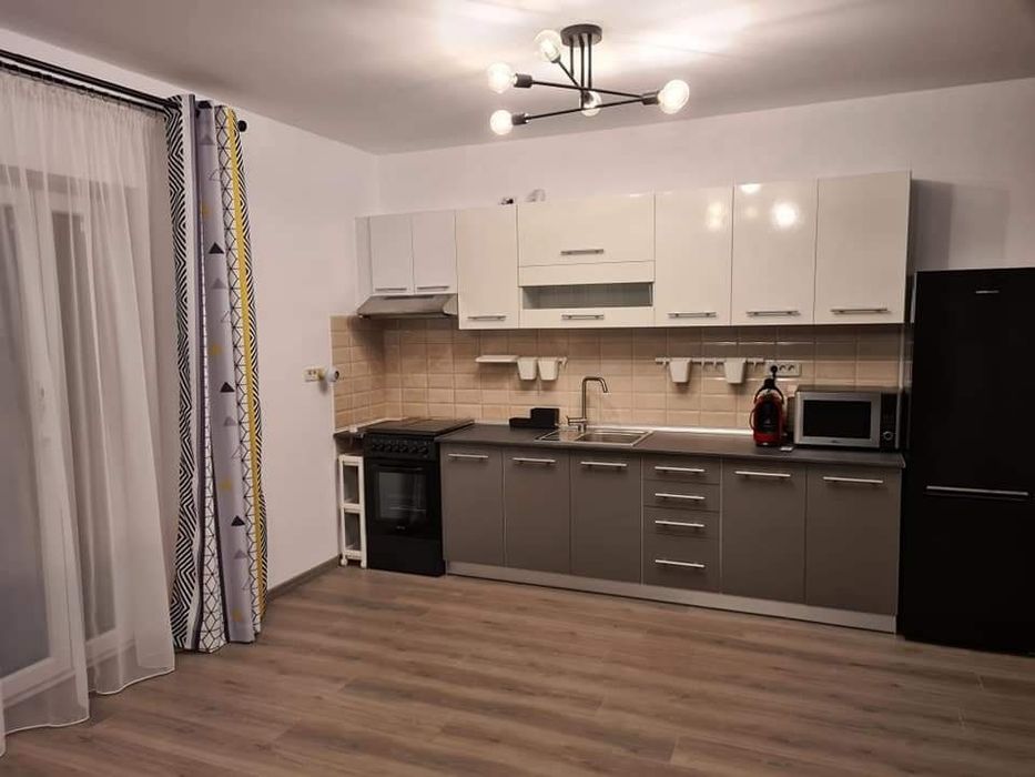 Duplex de închiriat Moșnița Nouă, 3 camere, curte
