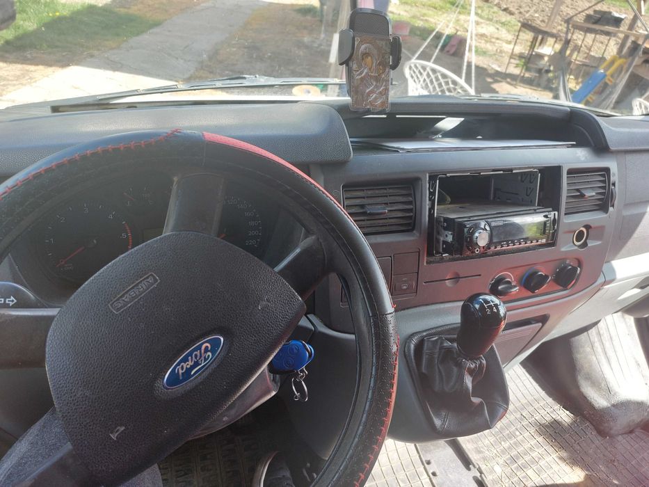 Vând Ford tranzit 2.2 tdi
