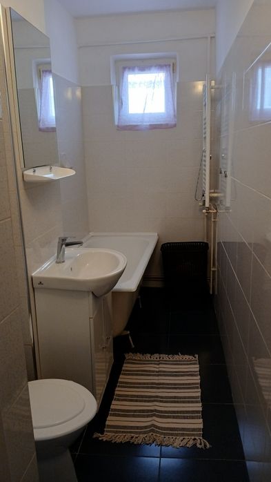 Închiriez apartament