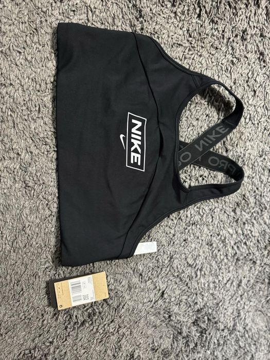 Bustiera Nike Pro noua cu eticheta