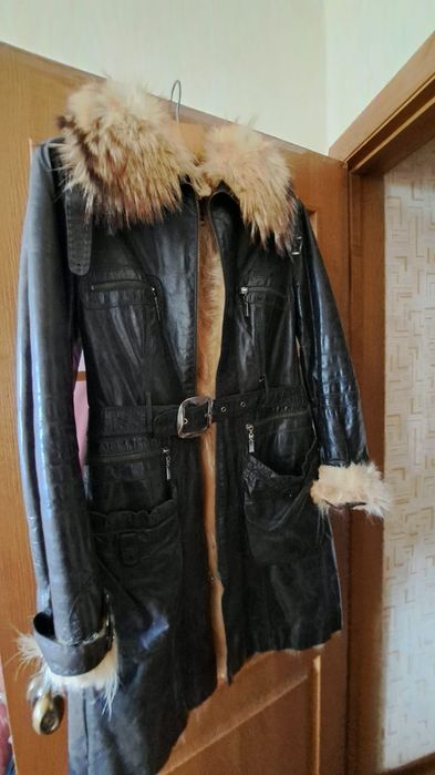 Продам плащ женский, кожаный