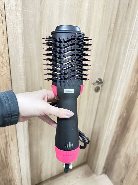 Четка сешоар Bodybite