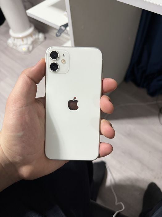 Продам Телефон IPhone 11