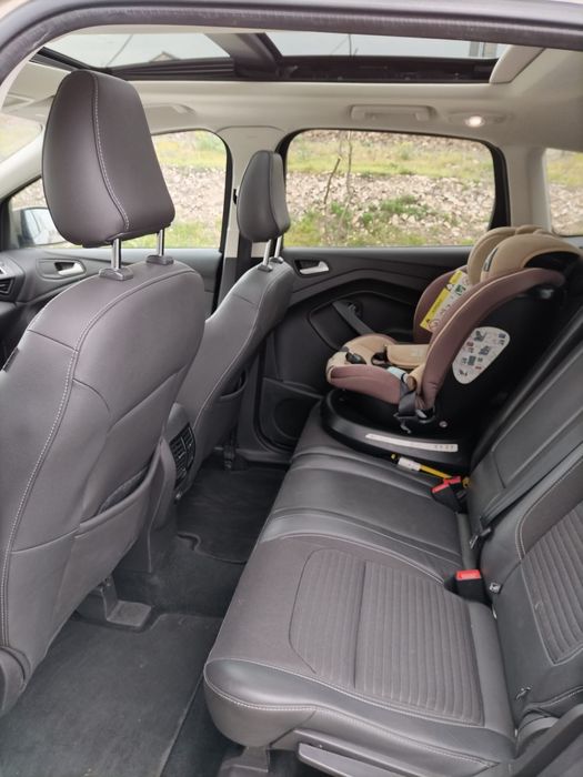 Vând Ford Kuga 2.0 180 CP