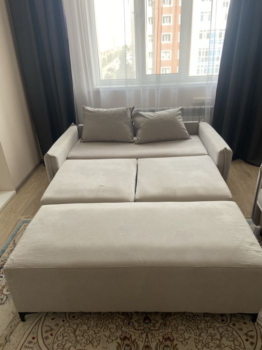 Продам диван с пуфиком