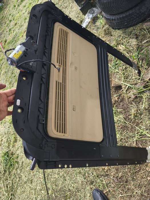 Trapă electrică Volkswagen Passat B6 break sau berlină