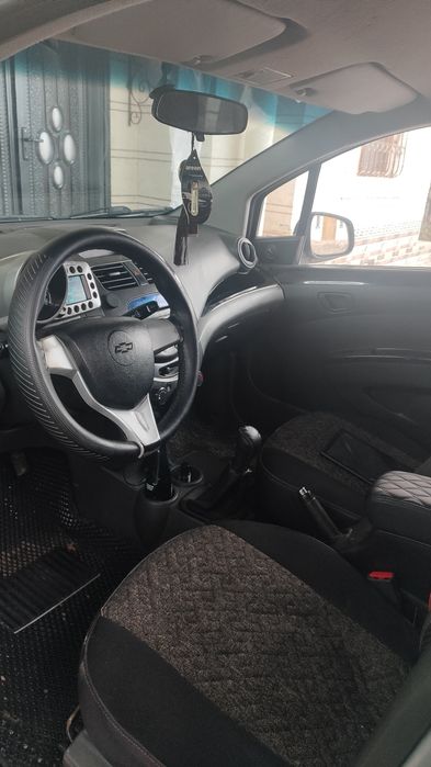 Chevrolet Spark. 4ta yangi baloni bilan. .kraska yoʻq . NARX KELISHAMZ