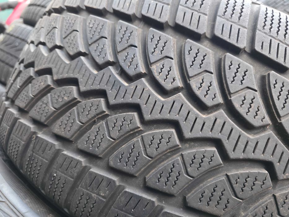 2бр Зимни гуми 245 40 20 - Bridgestone - DOT 2023