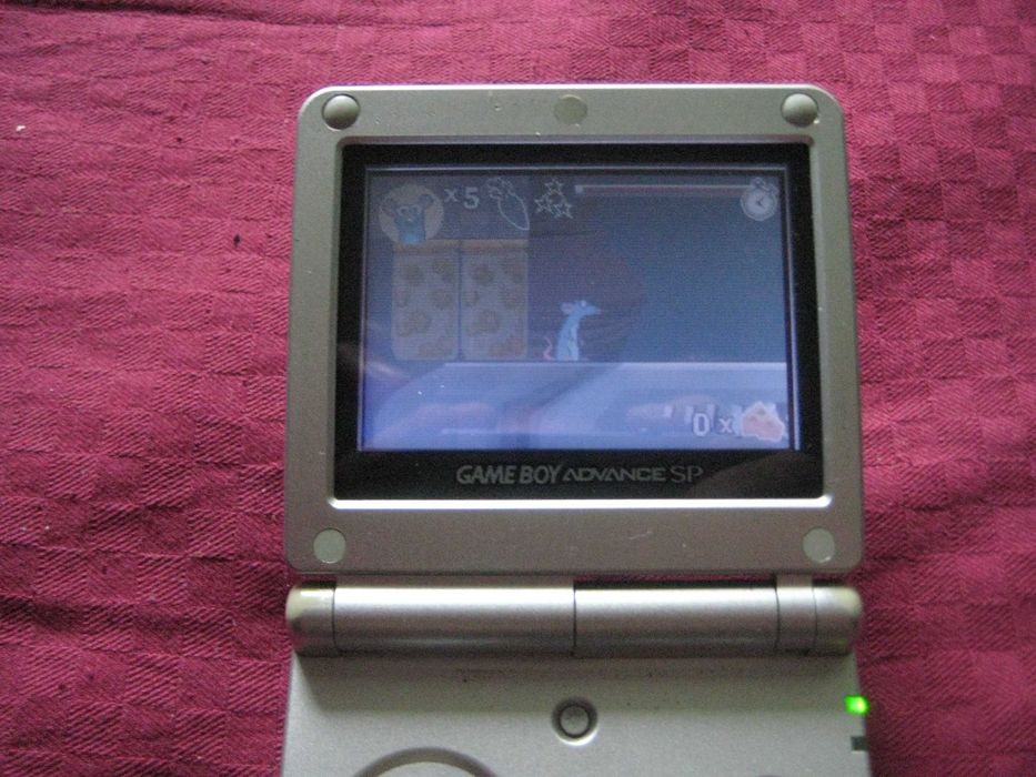 Продавам конзола GBA SP AGS-001 + игра