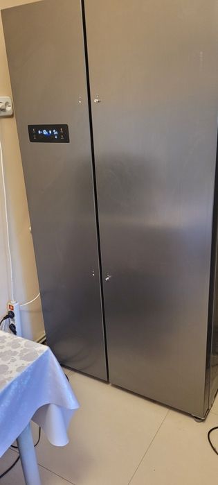 Frigider side by side model american Beko