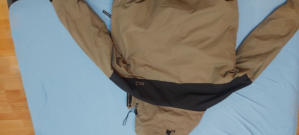 Jack Wolfskin яке за дъждовно време