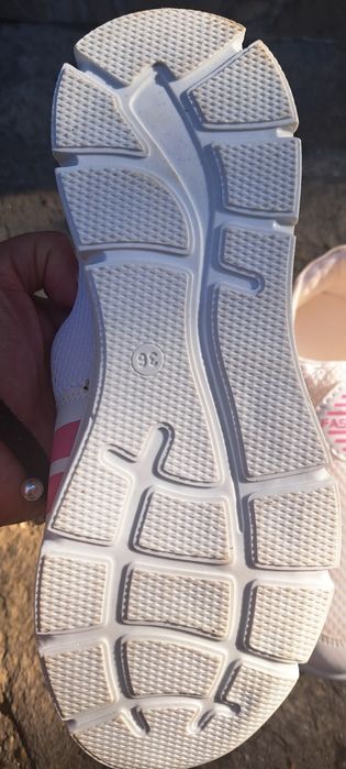 Маратонки номер 36