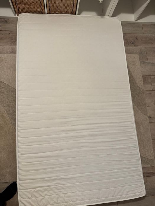 Pat casuta Motessori din lemn copii 120×200cm