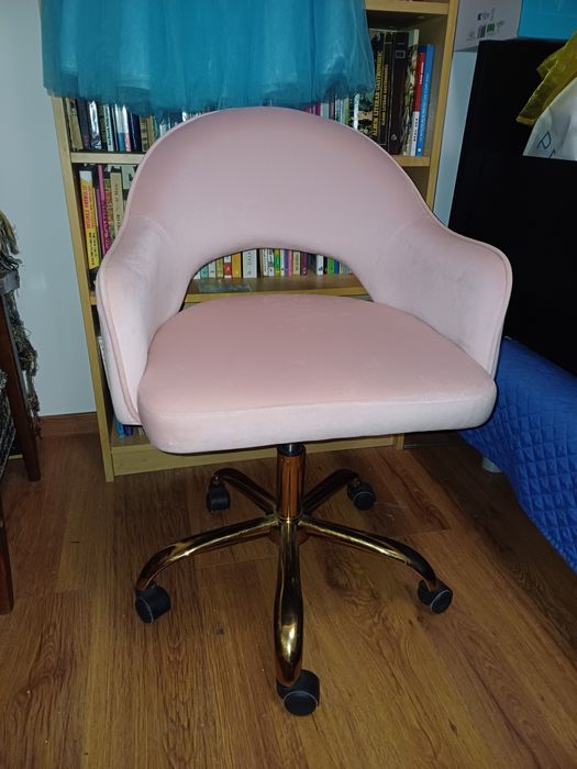 Vând scaun rotativ roz