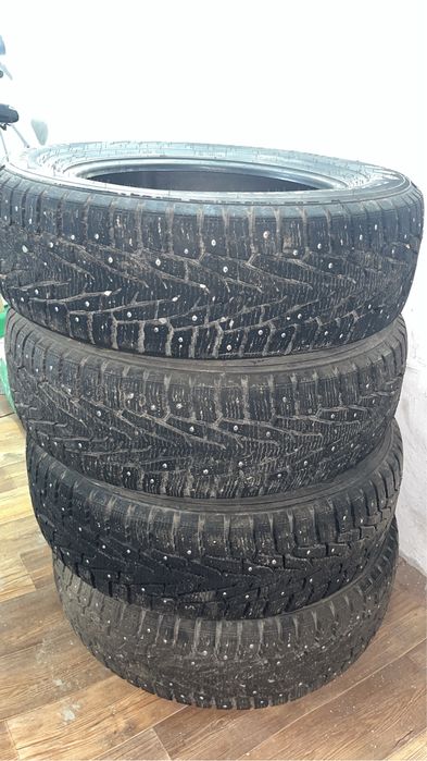 Продам шины Nokian 225 65 R17