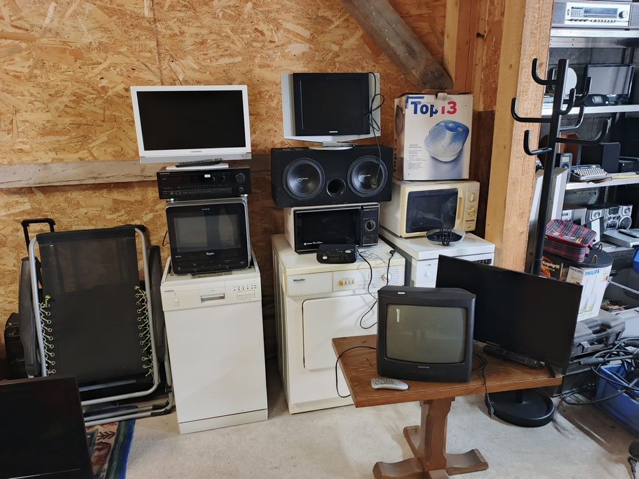 Vând mai multe lucruri