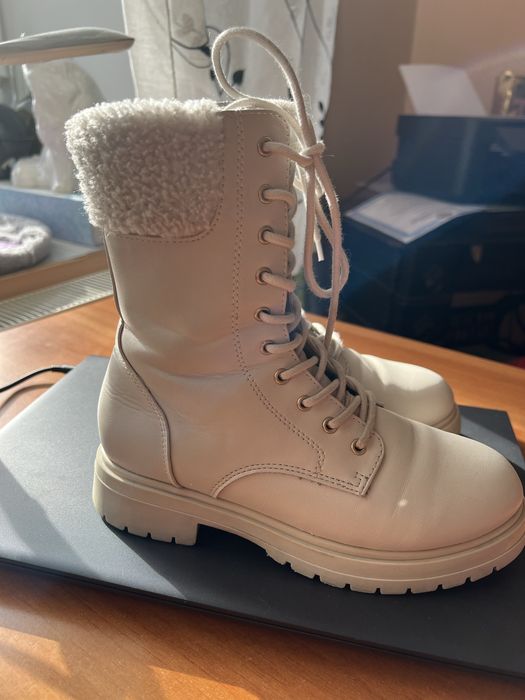 Ghete inalte piele, crem, 34