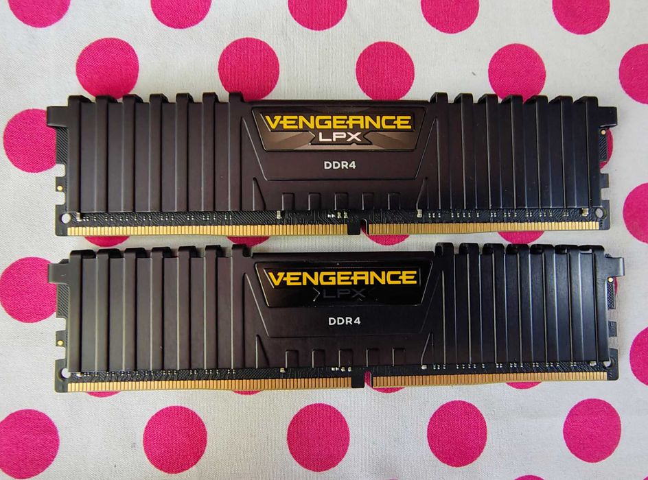 Memorie Corsair Vengeance LPX Black 32GB DDR4 3000MHz, Desktop.