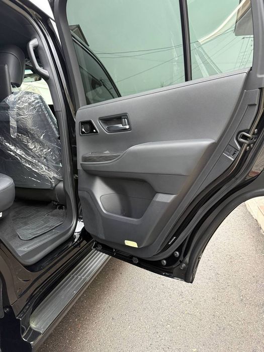 Toyota 300 land cruiser