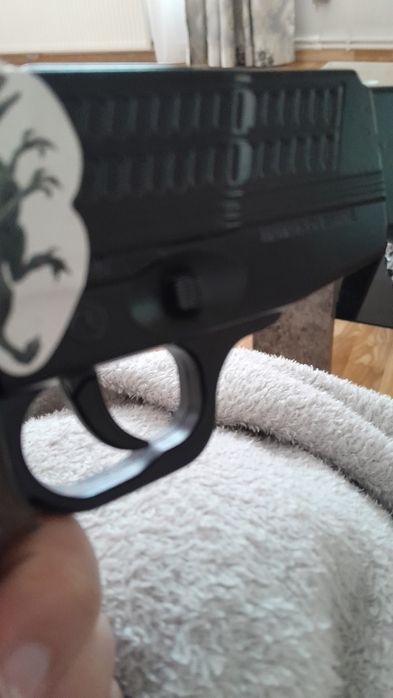 Machetă mitralieră