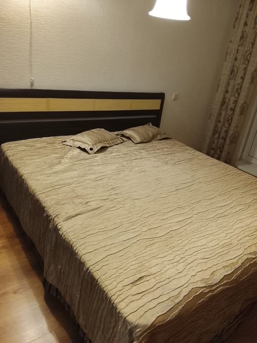 Продам спальный гарнитур