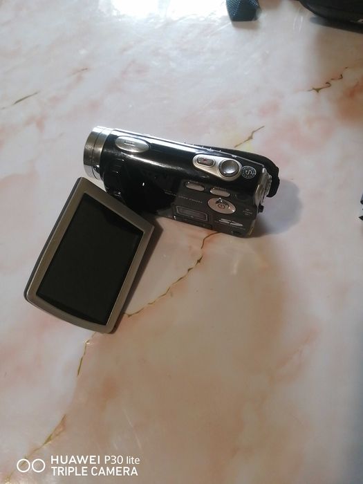 Цифровая видеокамера SONY V8