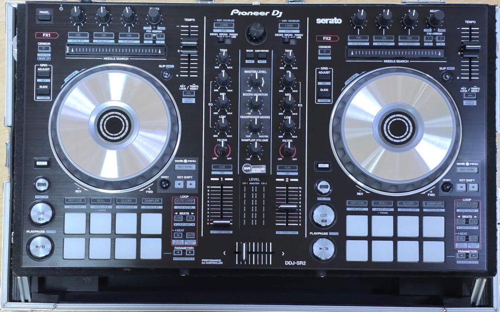 Consola Dj, Pioneer DDJ-SR2 plus Flyght Pro Case