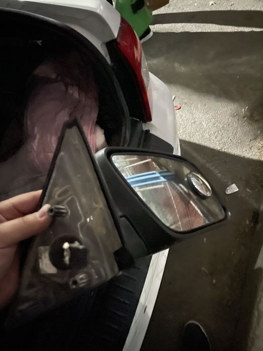 Боковой зерколо приора 2 люксь