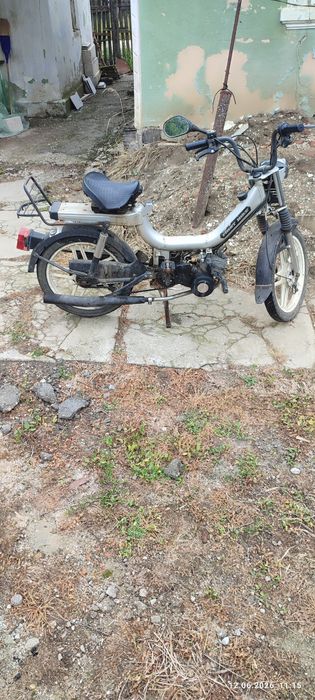 Vand moped cu pedale!