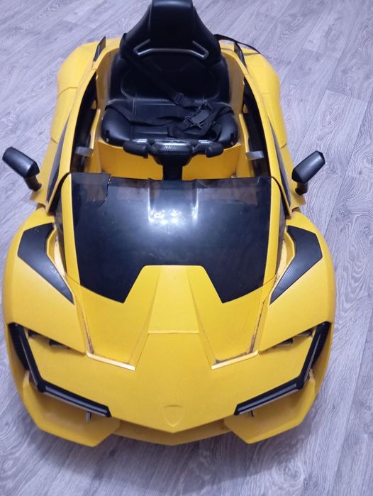 Продаю детскую машину