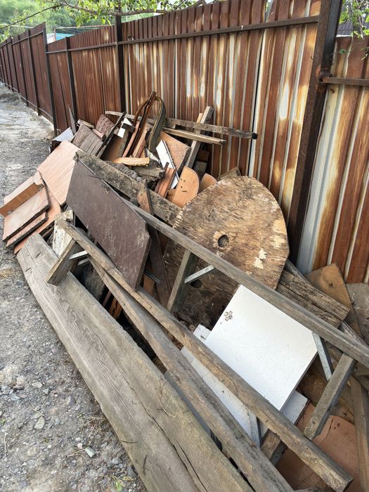 Отдам дрова бессплатно, в оснавном мебель!