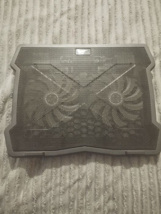 Охлаждающая подставка для ноутбука