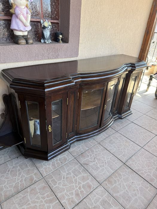 Comoda stil cu geamuri cristal restaurata
