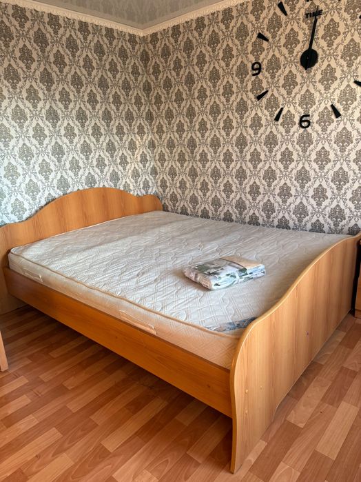 Продам спальный гарнитур