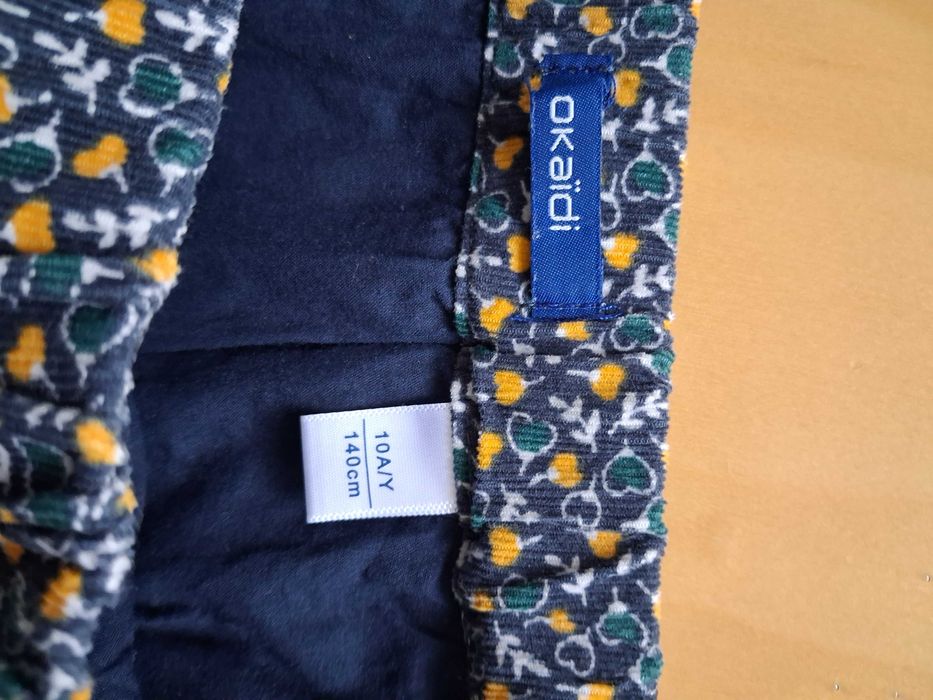 Поличка и две жилетки за момиченце на 6-7 години