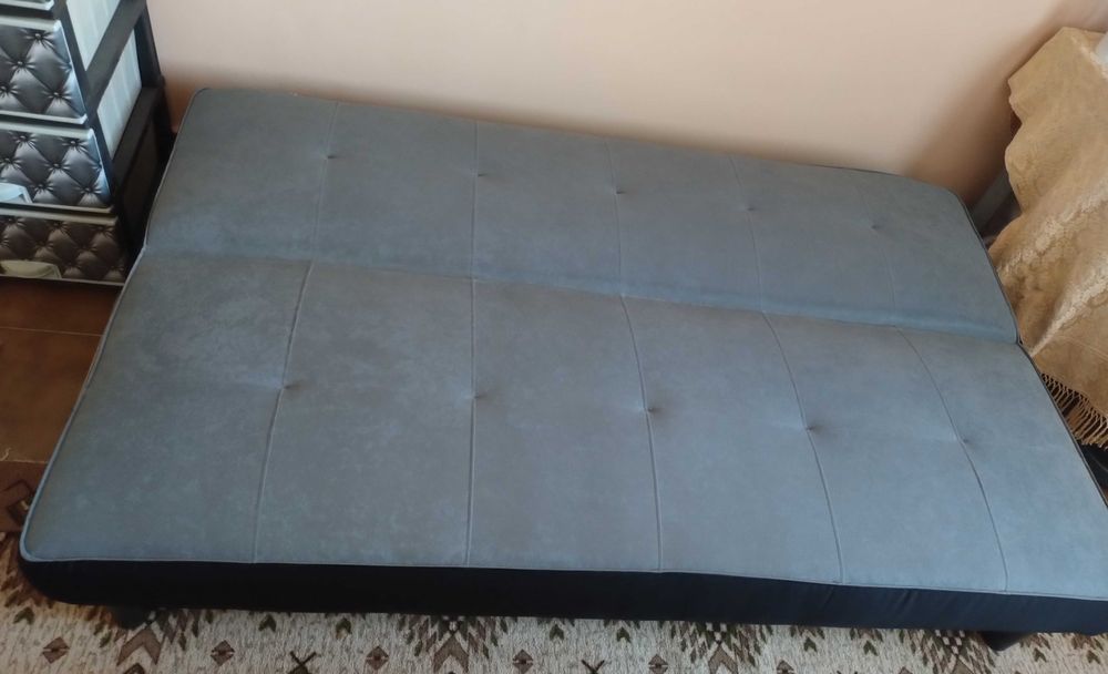 Диван с опция за сън