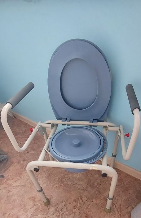 Кресло-туалет для инвалидов