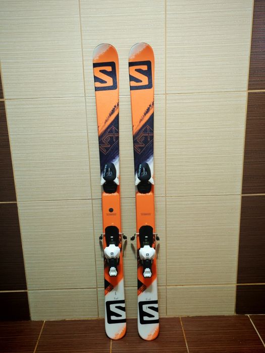 Schiuri freestyle Salomon 130 cm Noi -clapari ski