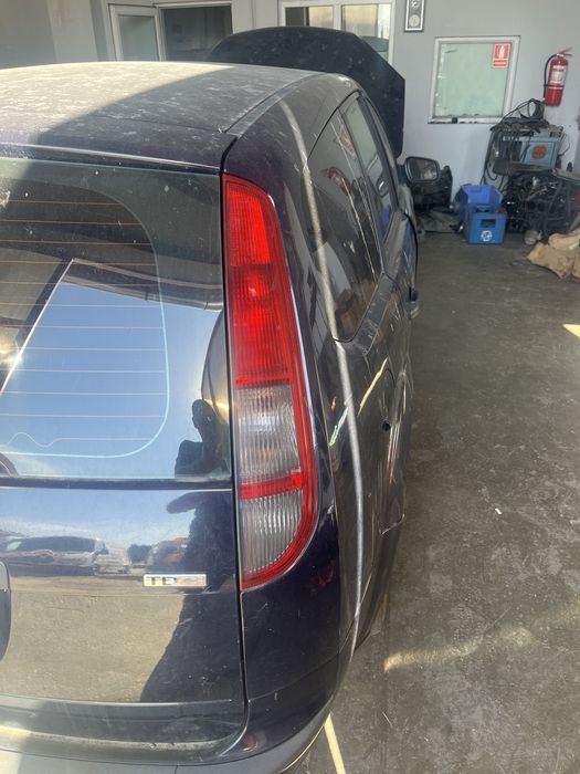 stop stânga/dreapta ford focus 2 kombi plus alte piese!