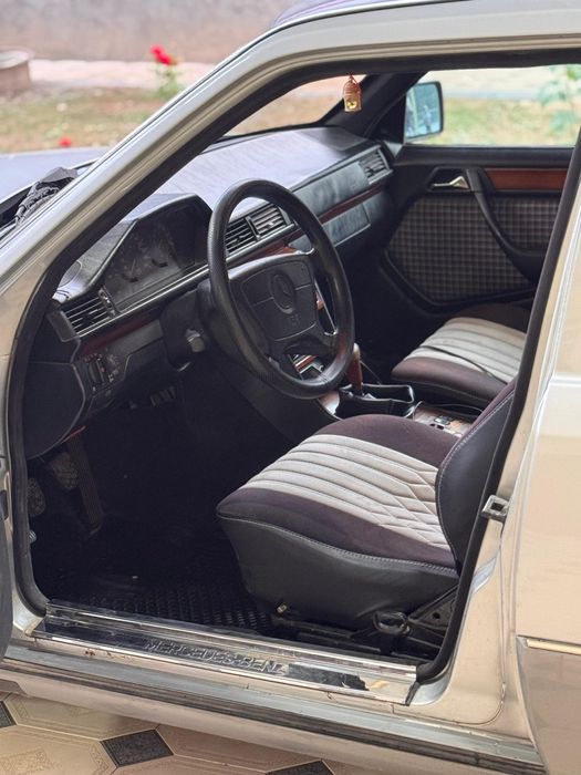 Мерседес бен Е320