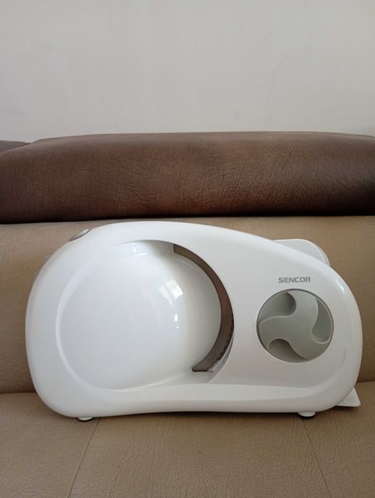 Електрическа машина за рязане на храна