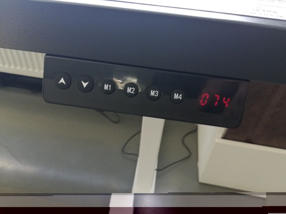 Showroom cu birouri reglabile electric pe inaltime 1 MOTOR, 2 MOTOARE