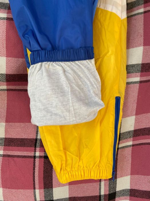 Куртка-пуловер сатылады!