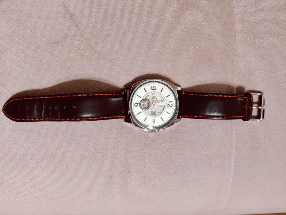 Оригинален часовник на Tommy Hilfiger